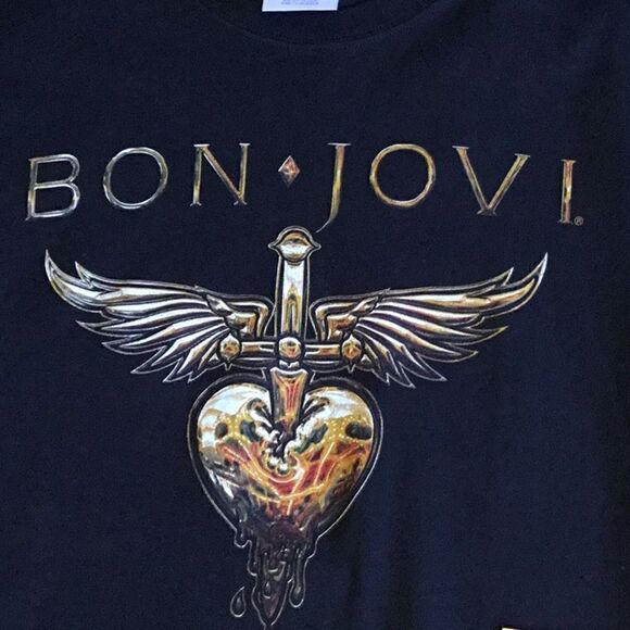 BON JOVI tour tee from 2011 with concert cities on back - Picture 4 of 8